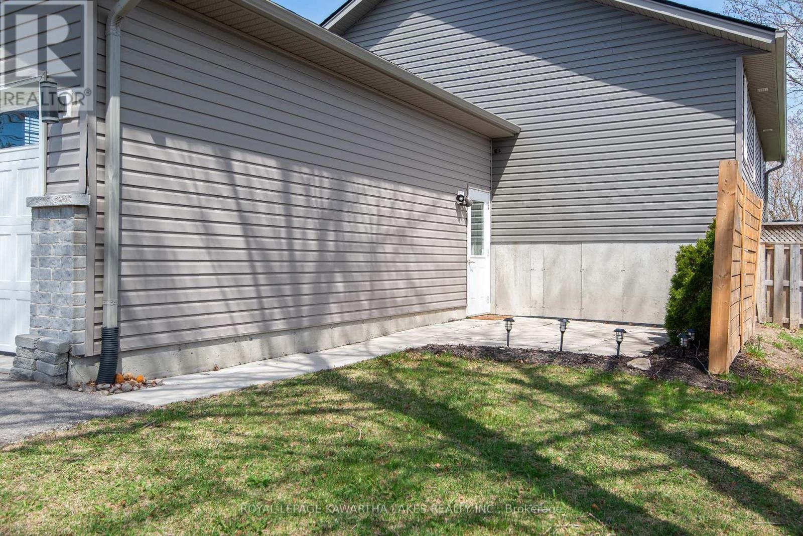 15 Durham Street E, Kawartha Lakes, Ontario  K9V 5R5 - Photo 27 - X12039622