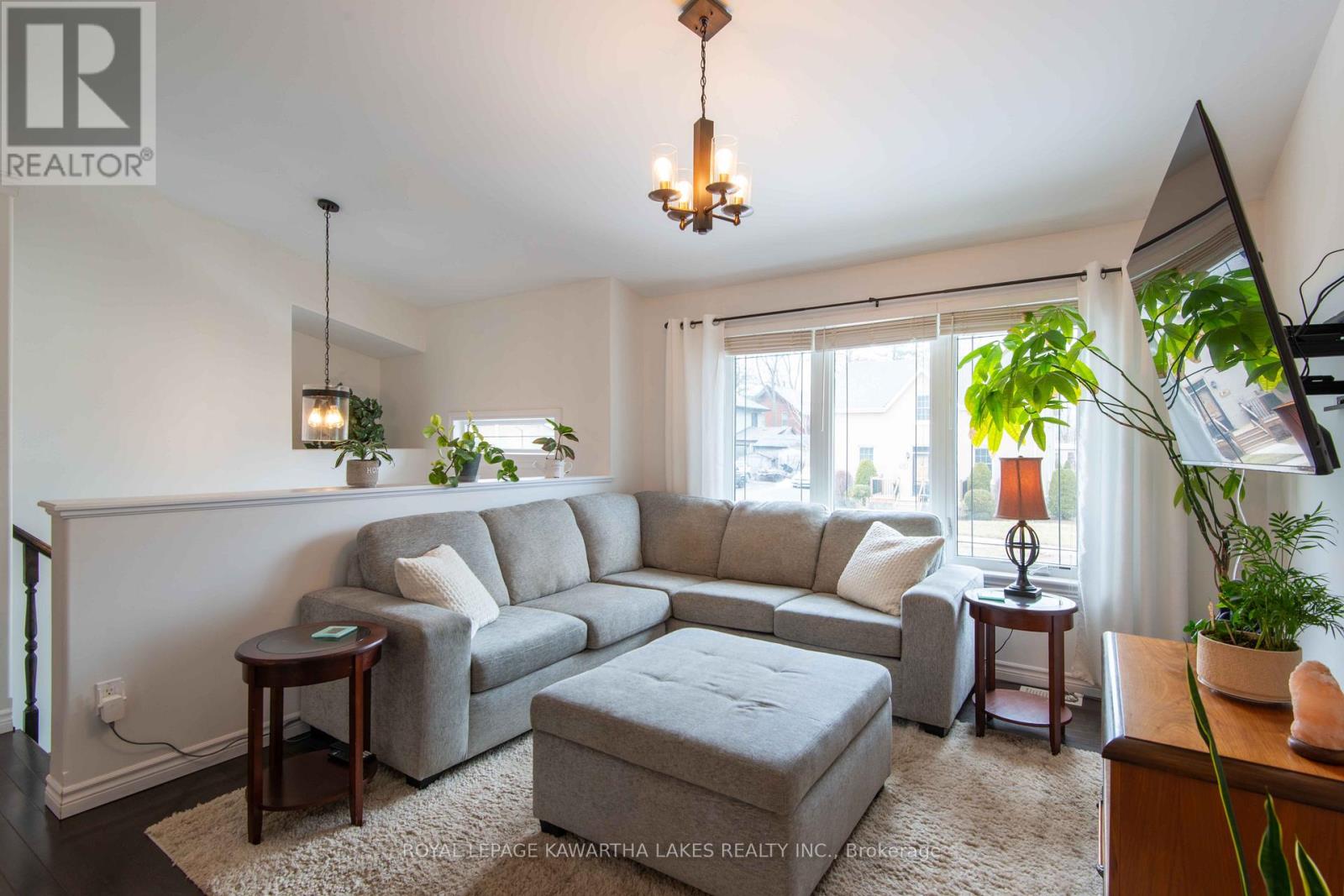 15 Durham Street E, Kawartha Lakes, Ontario  K9V 5R5 - Photo 8 - X12039622