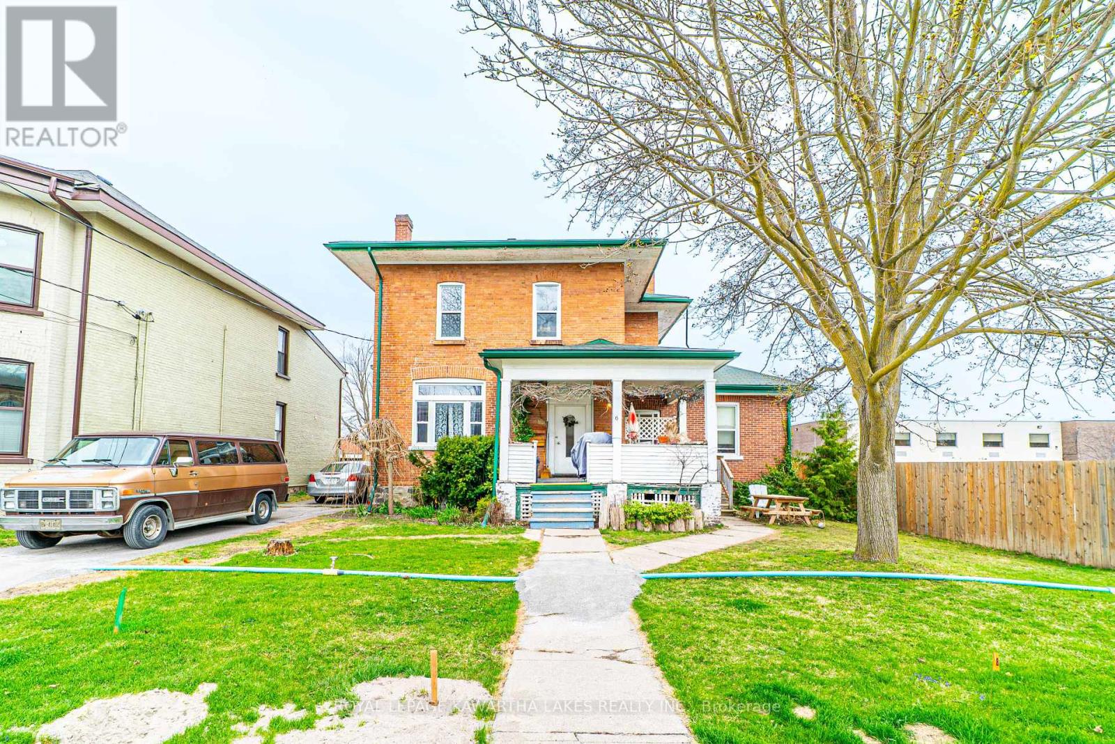 6 Glenelg Street W, Kawartha Lakes, Ontario  K9V 2T8 - Photo 1 - X12113272
