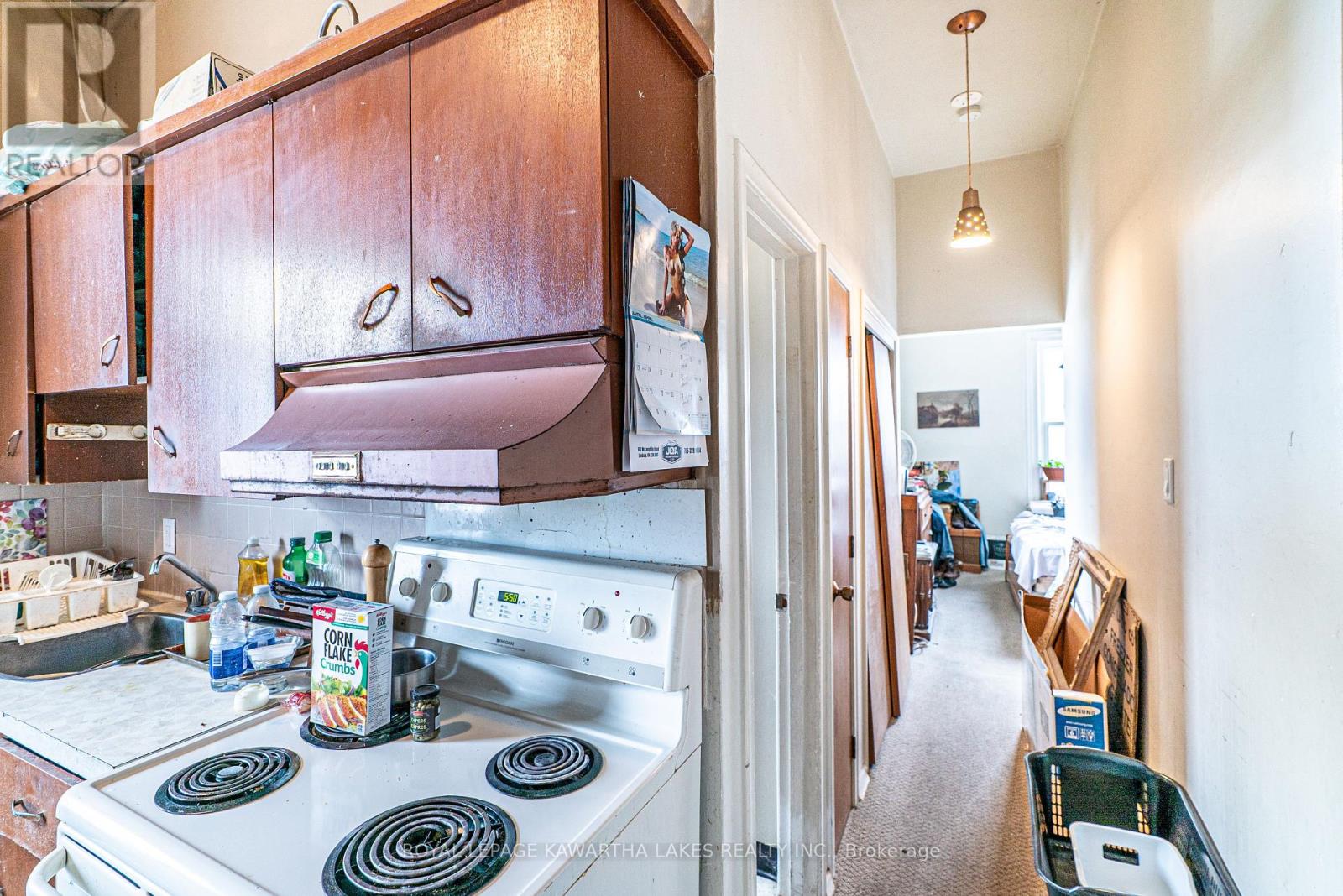 6 Glenelg Street W, Kawartha Lakes, Ontario  K9V 2T8 - Photo 11 - X12113272