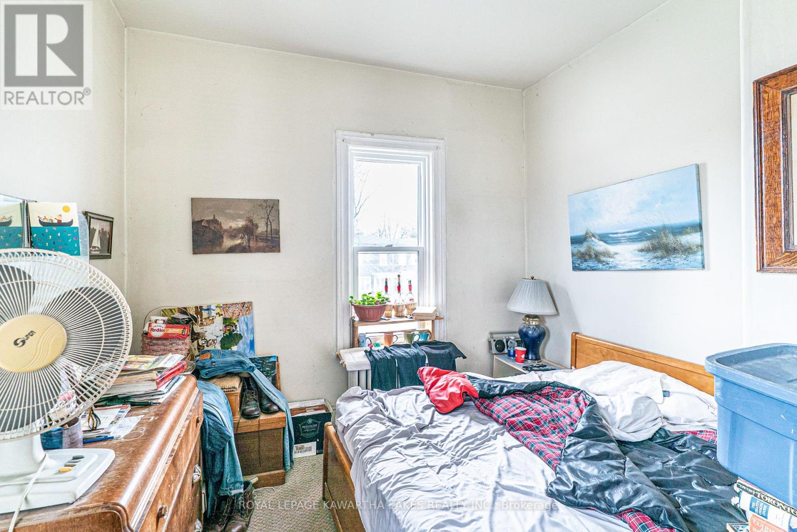 6 Glenelg Street W, Kawartha Lakes, Ontario  K9V 2T8 - Photo 12 - X12113272