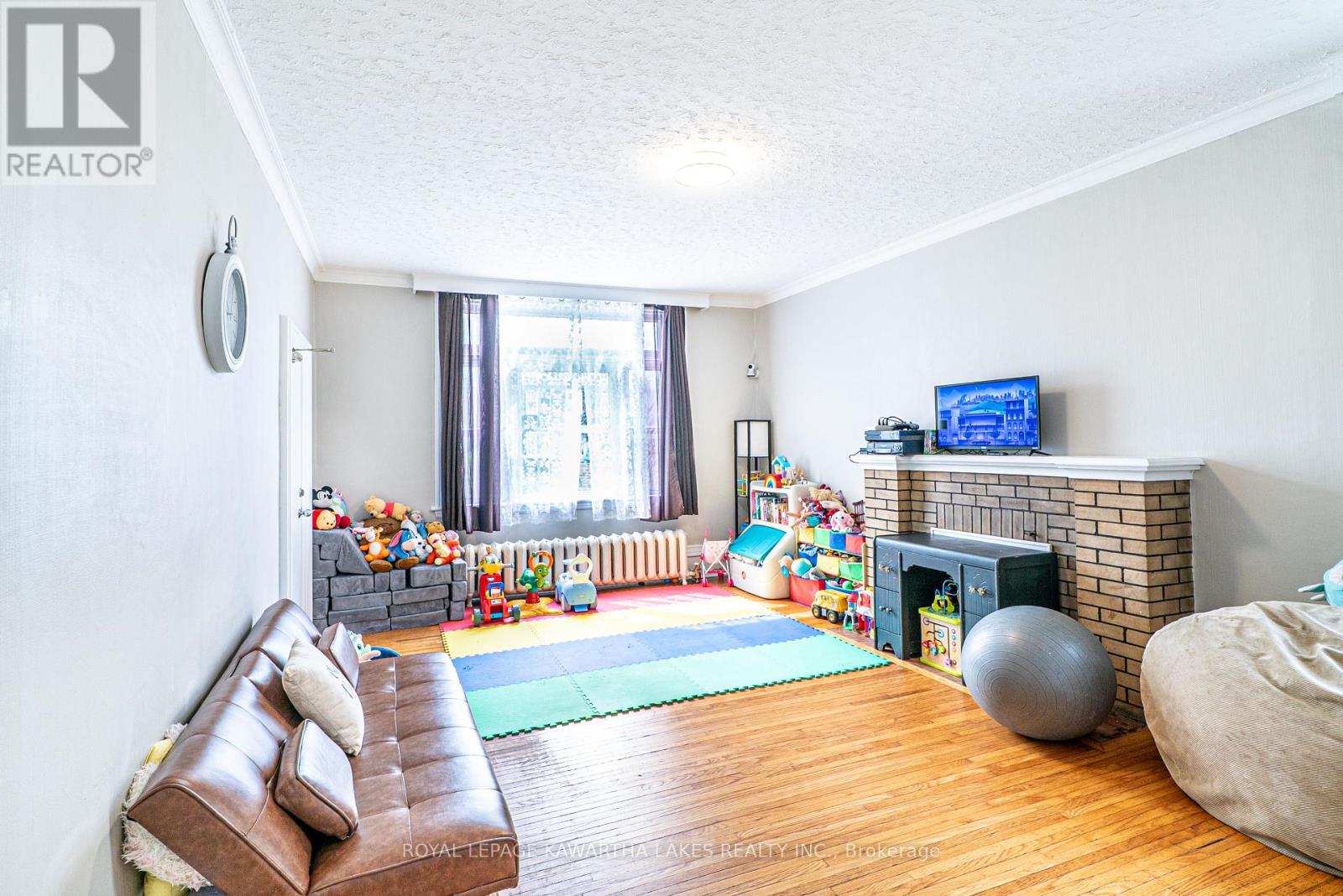 6 Glenelg Street W, Kawartha Lakes, Ontario  K9V 2T8 - Photo 14 - X12113272
