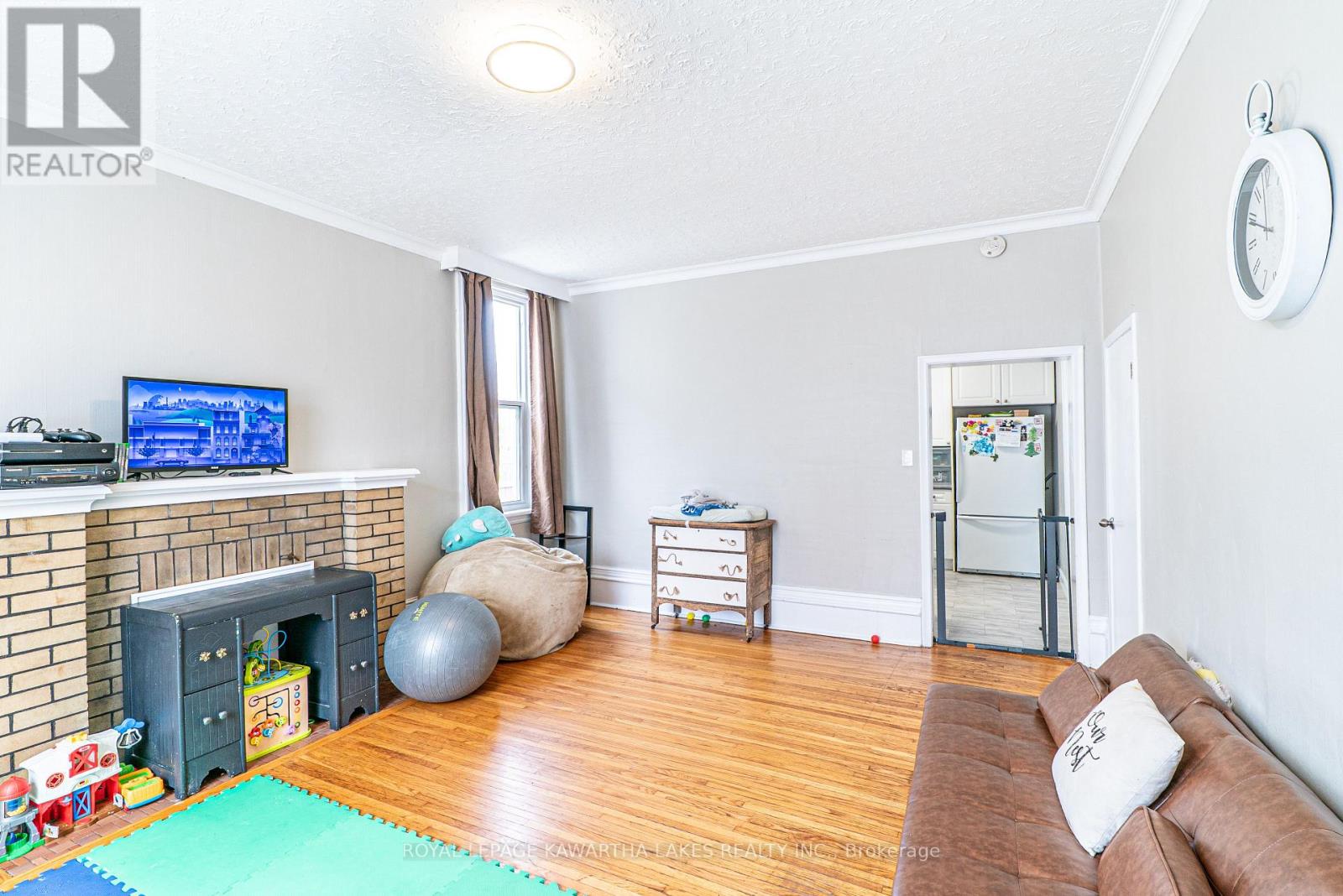 6 Glenelg Street W, Kawartha Lakes, Ontario  K9V 2T8 - Photo 15 - X12113272