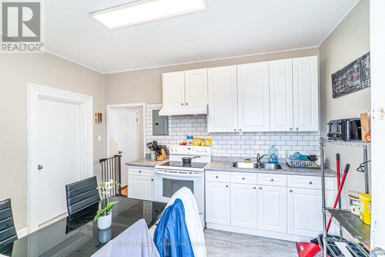 6 Glenelg Street W, Kawartha Lakes, Ontario  K9V 2T8 - Photo 17 - X12113272