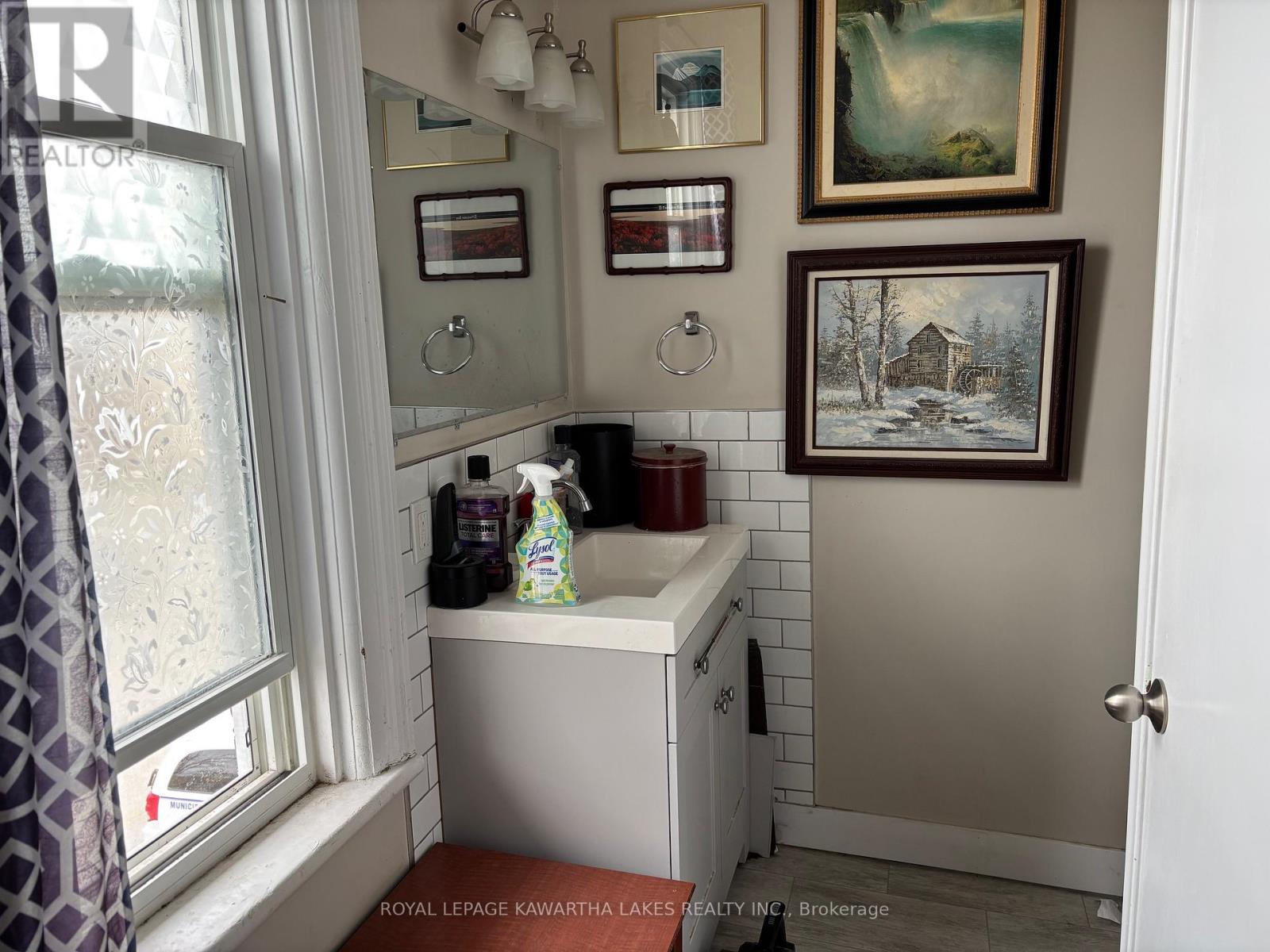 6 Glenelg Street W, Kawartha Lakes, Ontario  K9V 2T8 - Photo 27 - X12113272