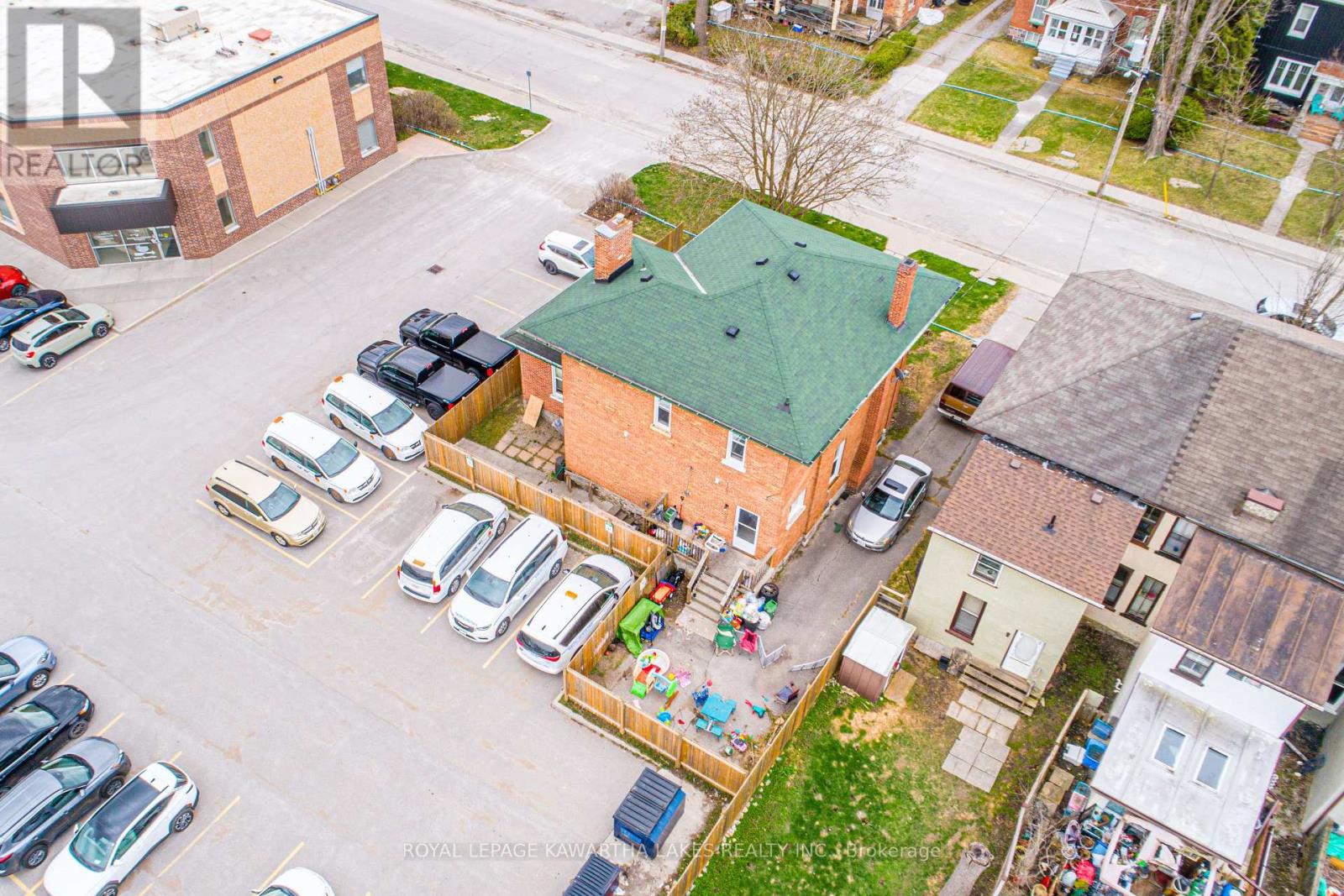 6 Glenelg Street W, Kawartha Lakes, Ontario  K9V 2T8 - Photo 35 - X12113272