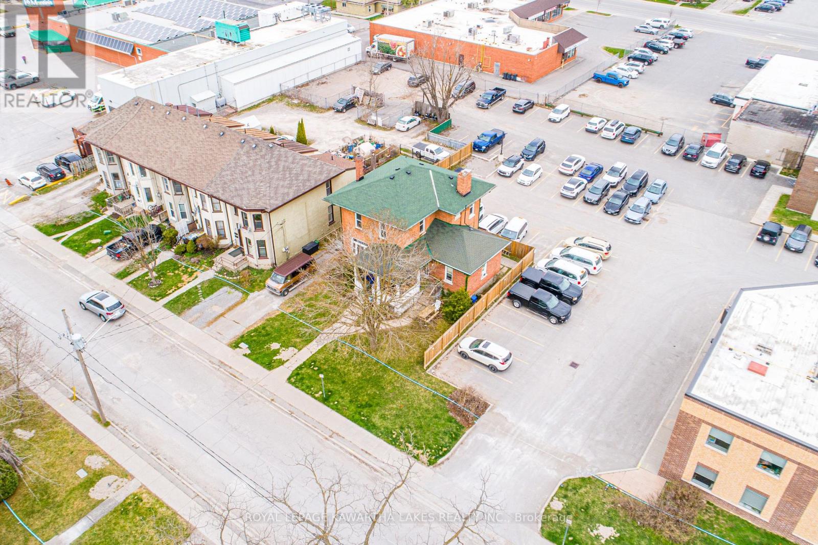 6 Glenelg Street W, Kawartha Lakes, Ontario  K9V 2T8 - Photo 4 - X12113272