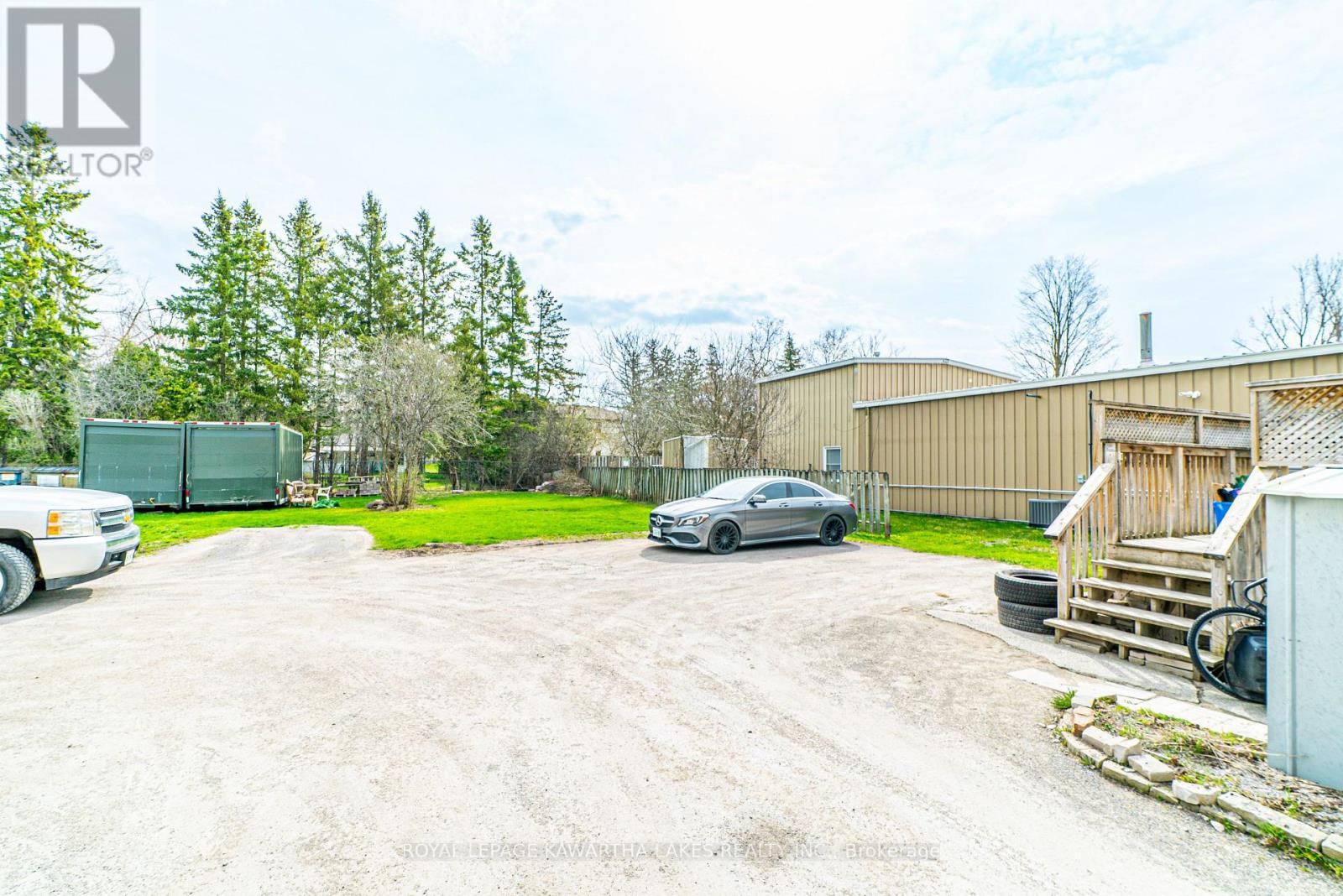 86 Lindsay Street S, Kawartha Lakes, Ontario  K9V 2M3 - Photo 27 - X12113382