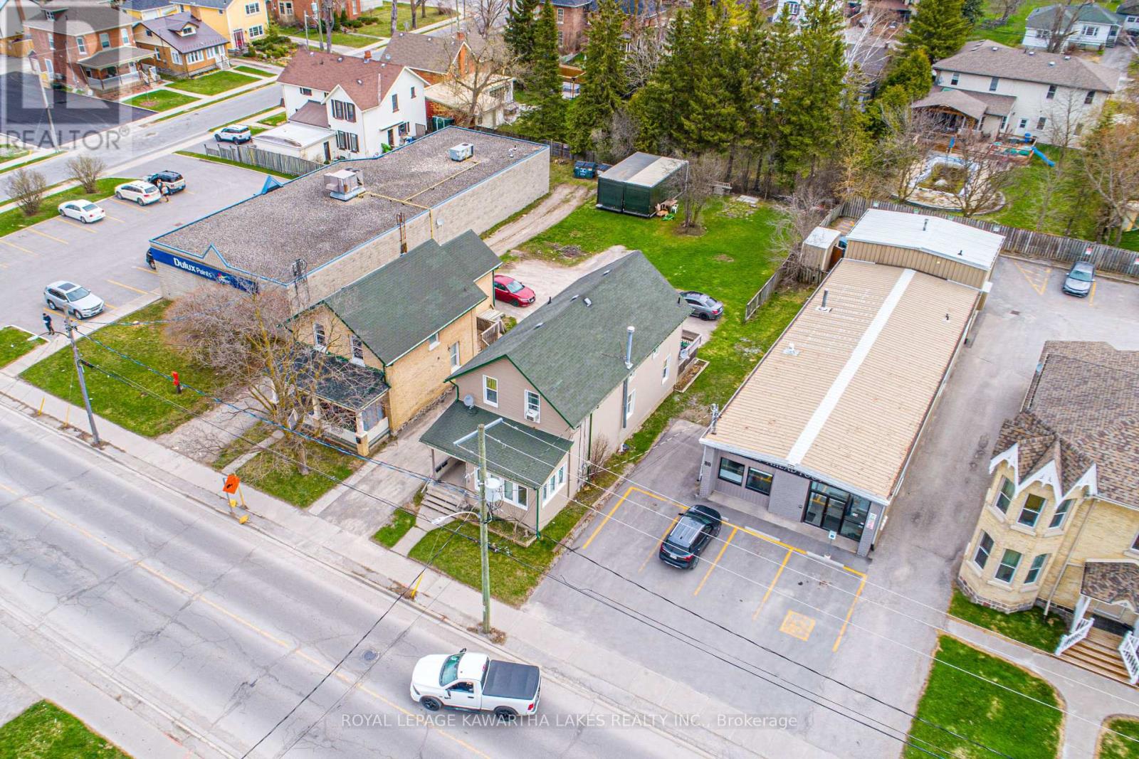 86 Lindsay Street S, Kawartha Lakes, Ontario  K9V 2M3 - Photo 4 - X12113382