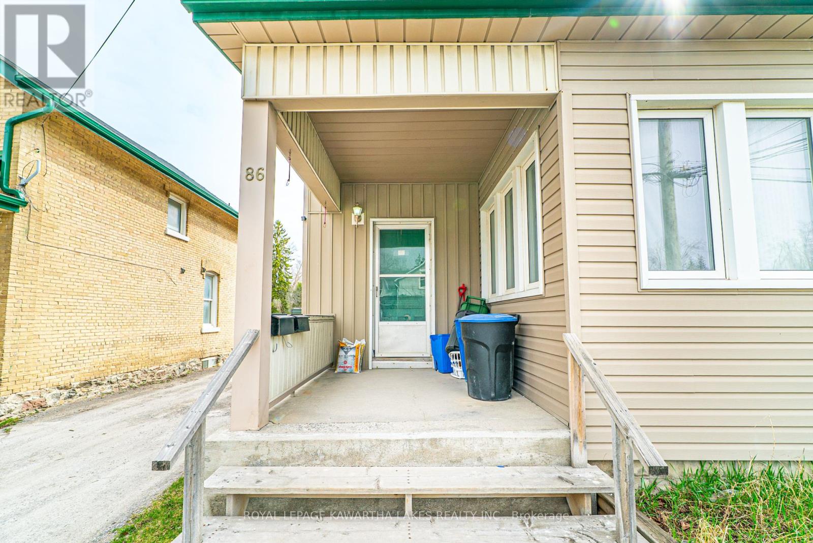86 Lindsay Street S, Kawartha Lakes, Ontario  K9V 2M3 - Photo 9 - X12113382