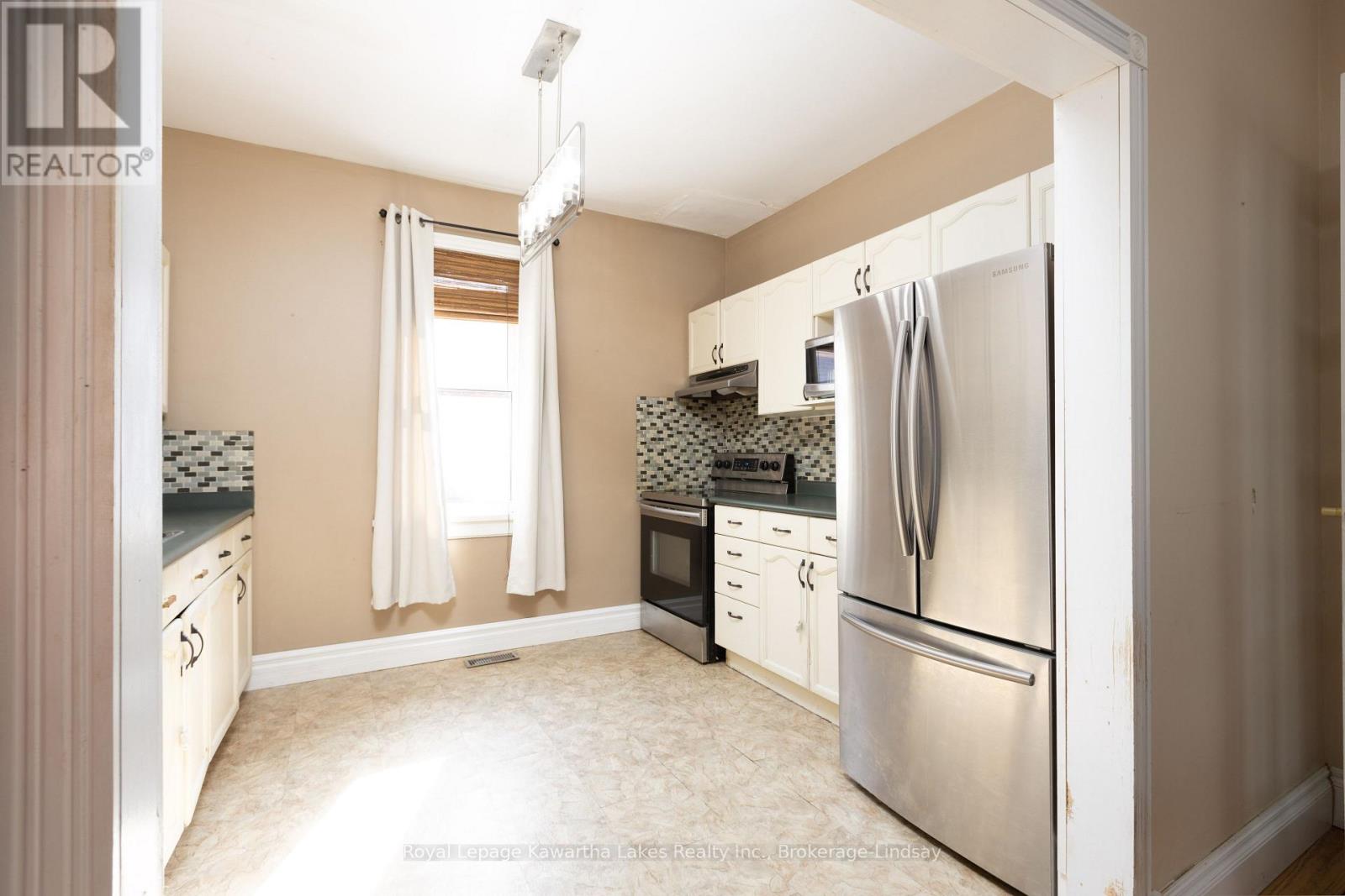 205 William Street N, Kawartha Lakes, Ontario  K9V 4B8 - Photo 10 - X12114546