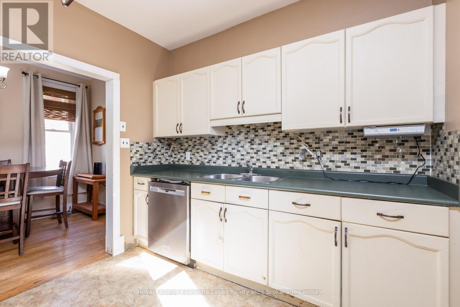 205 William Street N, Kawartha Lakes, Ontario  K9V 4B8 - Photo 13 - X12114546