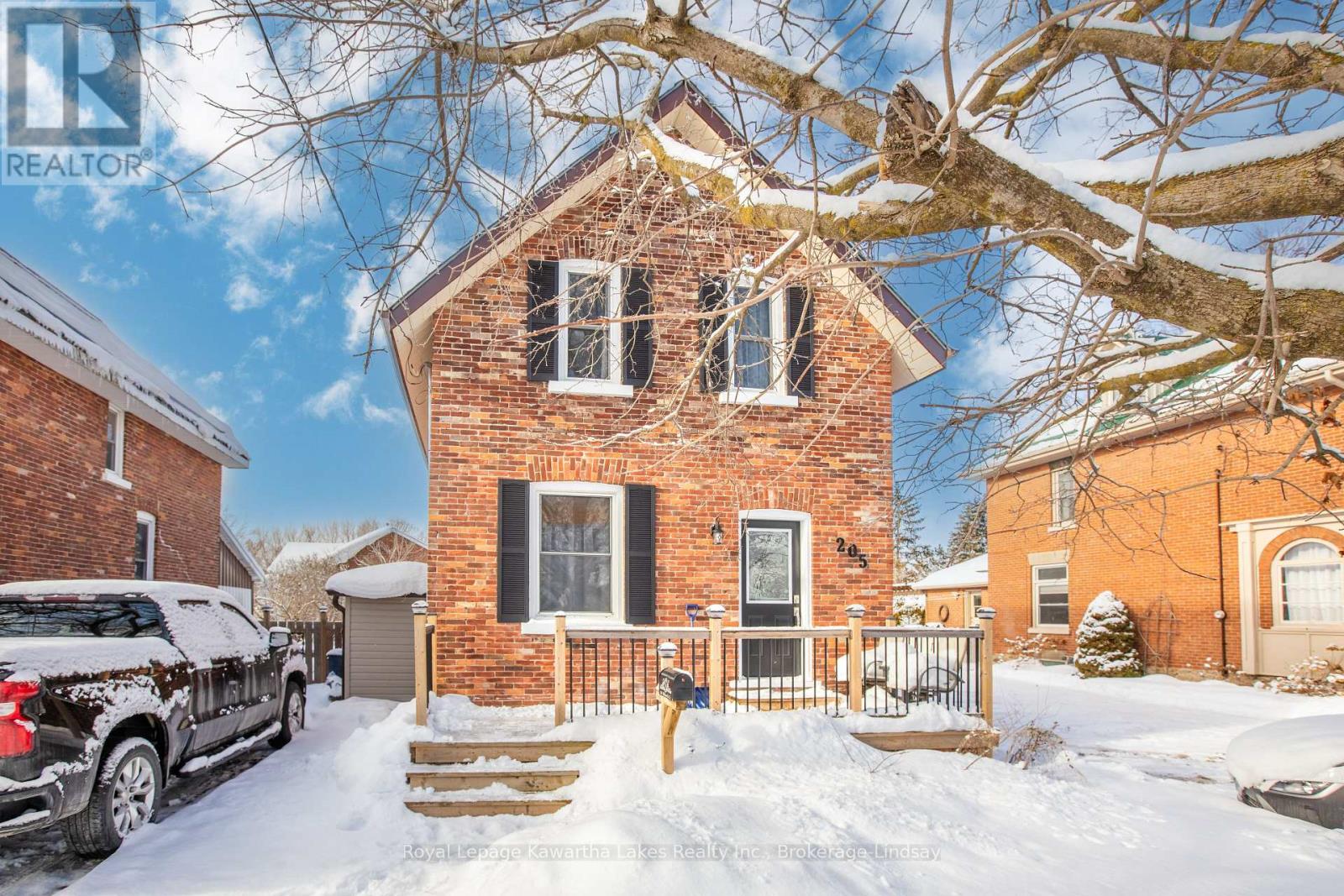 205 William Street N, Kawartha Lakes, Ontario  K9V 4B8 - Photo 3 - X12114546