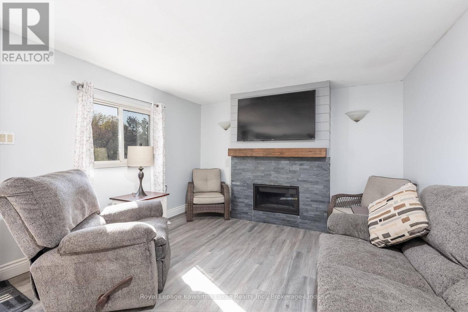 205 William Street N, Kawartha Lakes, Ontario  K9V 4B8 - Photo 6 - X12114546