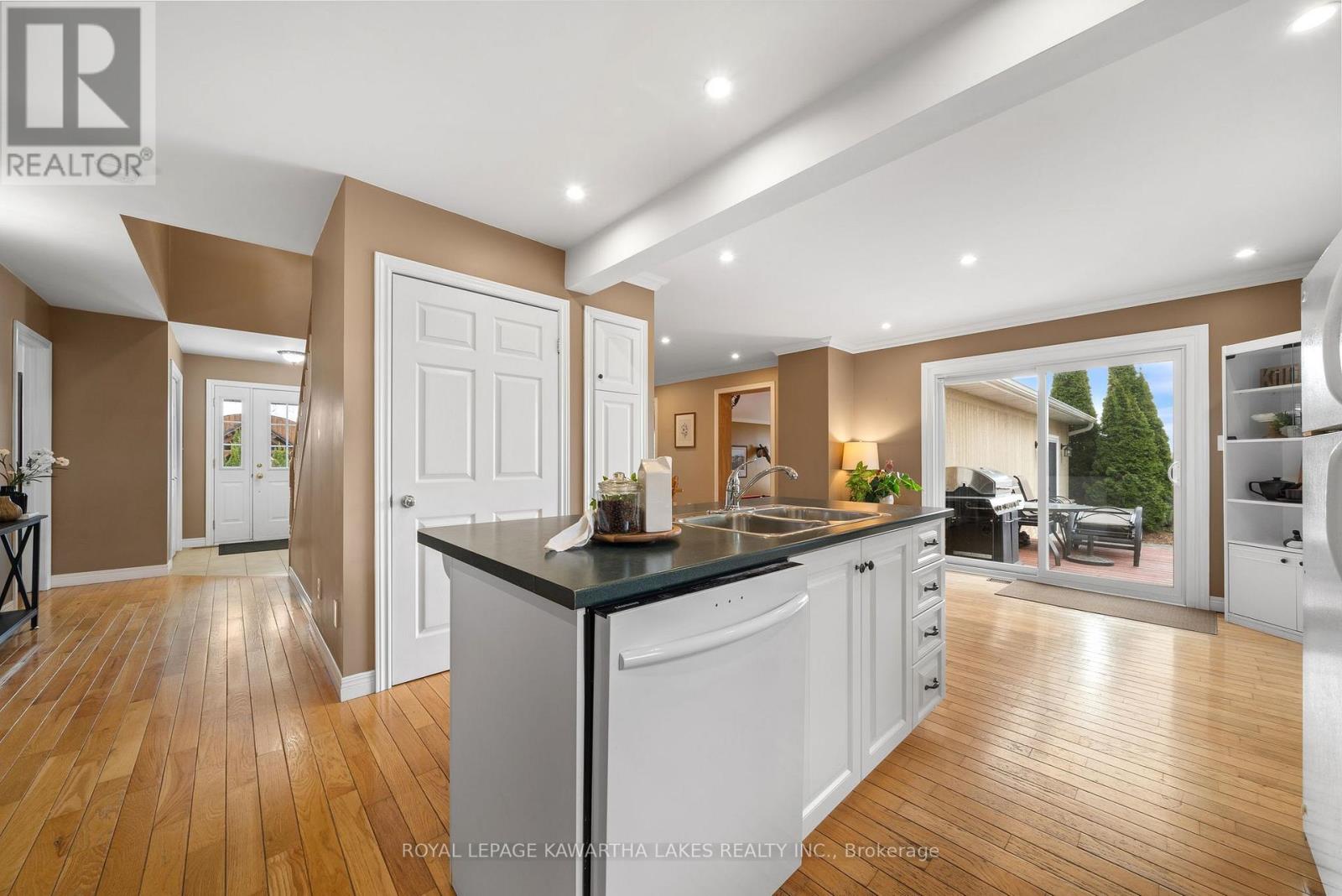 890 Woodville Road, Kawartha Lakes, Ontario  K0M 2T0 - Photo 14 - X12114658