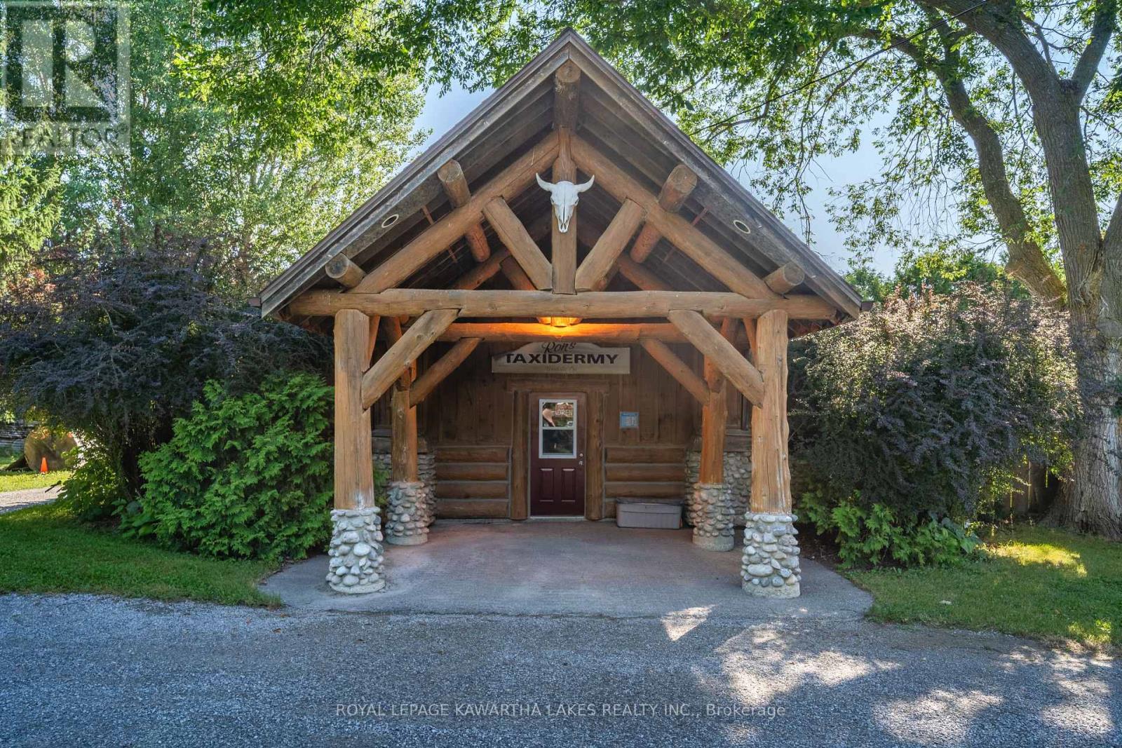 890 Woodville Road, Kawartha Lakes, Ontario  K0M 2T0 - Photo 10 - X12118452