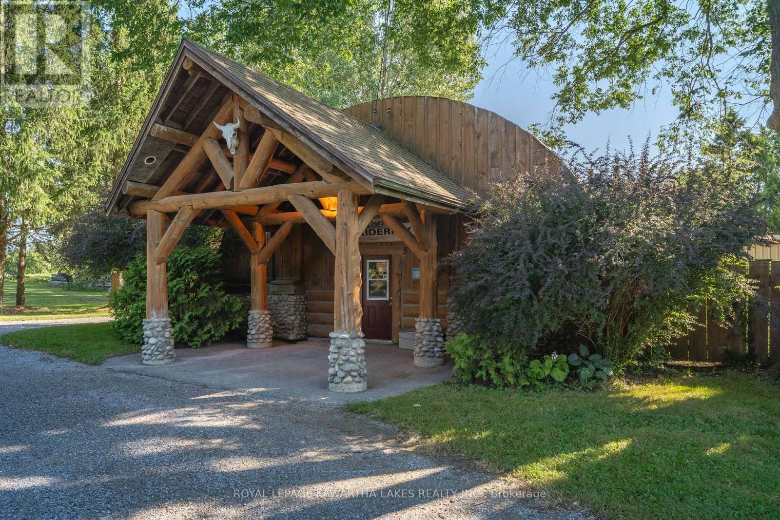 890 Woodville Road, Kawartha Lakes, Ontario  K0M 2T0 - Photo 11 - X12118452