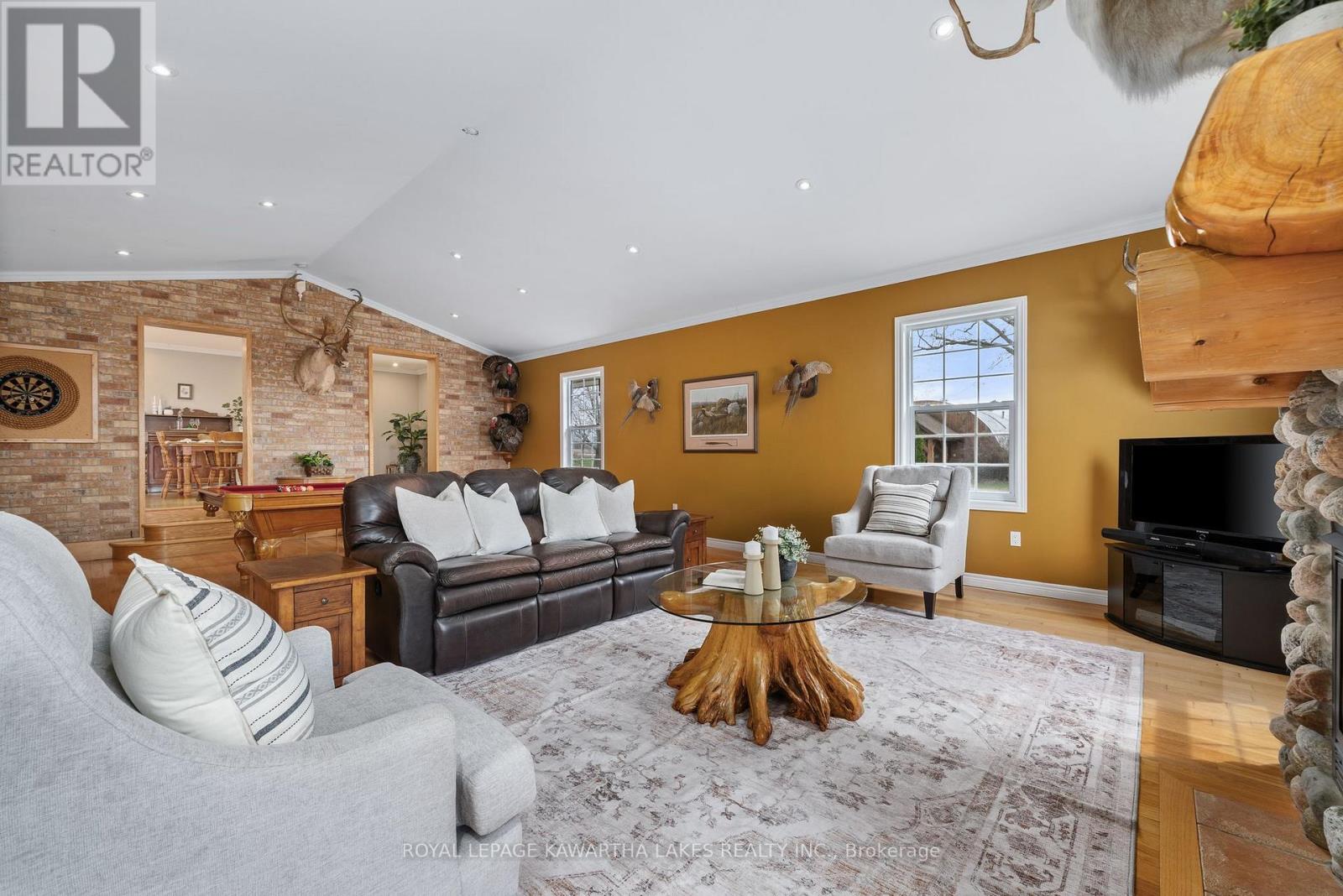 890 Woodville Road, Kawartha Lakes, Ontario  K0M 2T0 - Photo 31 - X12118452