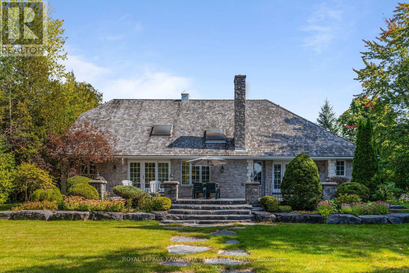 4 Sturgeon Glen Road, Kawartha Lakes, Ontario  K0M 1N0 - Photo 9 - X12124775