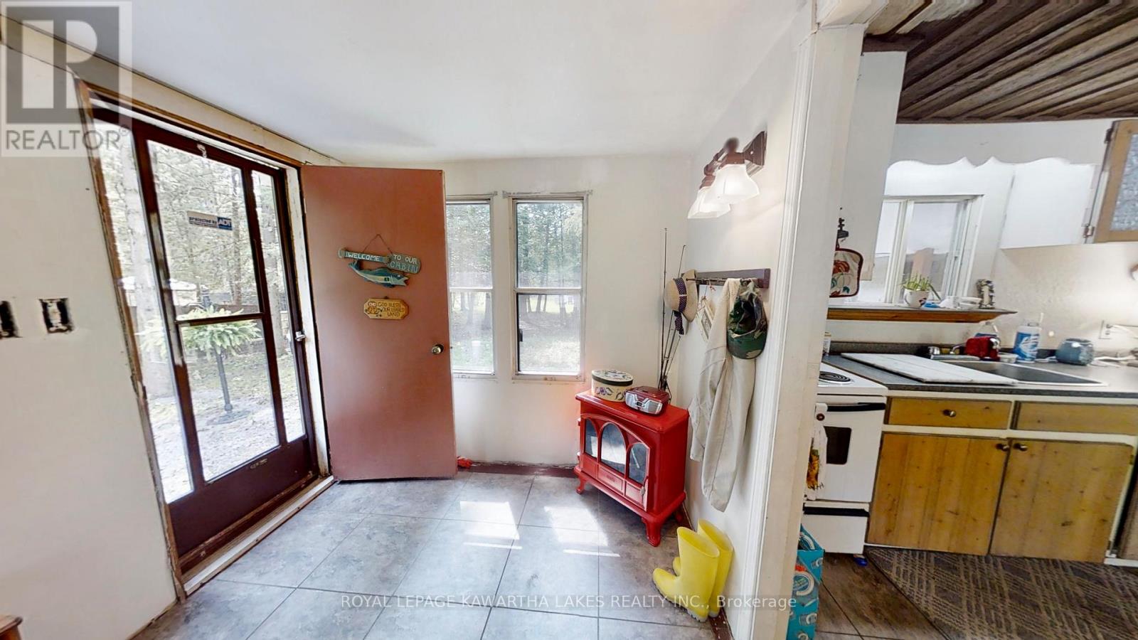 81 Mcguire Beach Road, Kawartha Lakes, Ontario  K0M 2B0 - Photo 14 - X12127841
