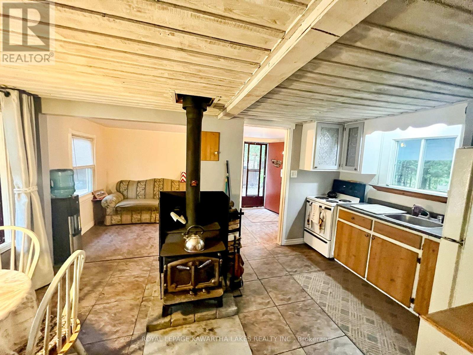 81 Mcguire Beach Road, Kawartha Lakes, Ontario  K0M 2B0 - Photo 17 - X12127841