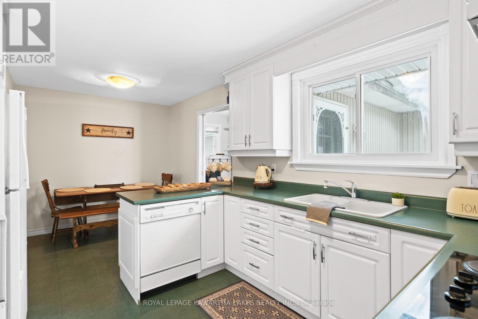 146 Queen Street, Kawartha Lakes, Ontario  K9V 1H1 - Photo 11 - X12129465