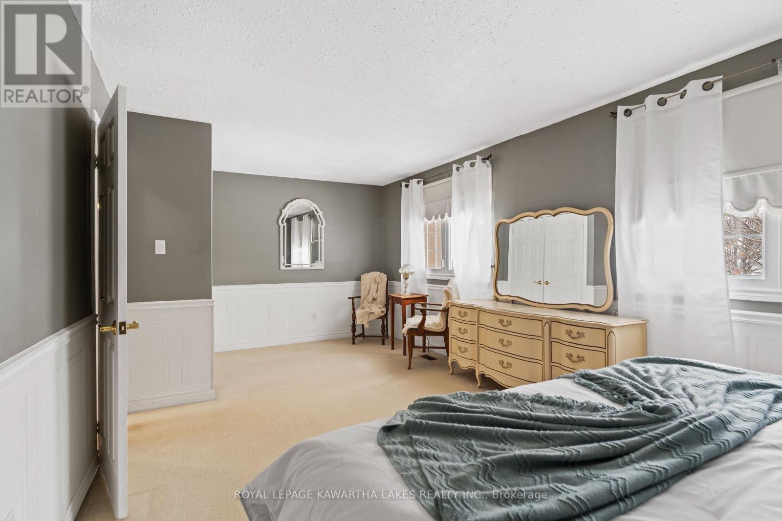 146 Queen Street, Kawartha Lakes, Ontario  K9V 1H1 - Photo 17 - X12129465