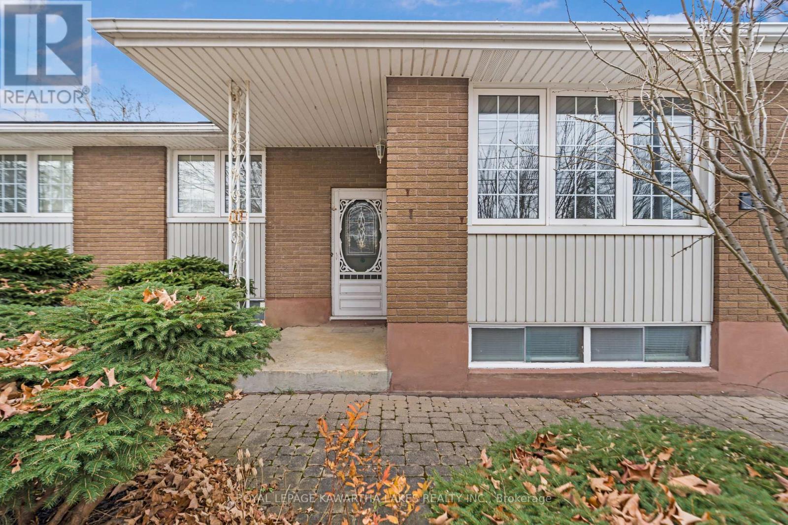 146 Queen Street, Kawartha Lakes, Ontario  K9V 1H1 - Photo 6 - X12129465