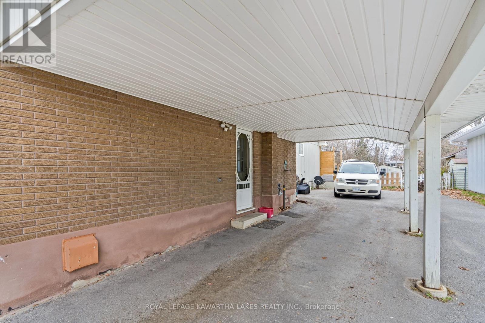 146 Queen Street, Kawartha Lakes, Ontario  K9V 1H1 - Photo 8 - X12129465