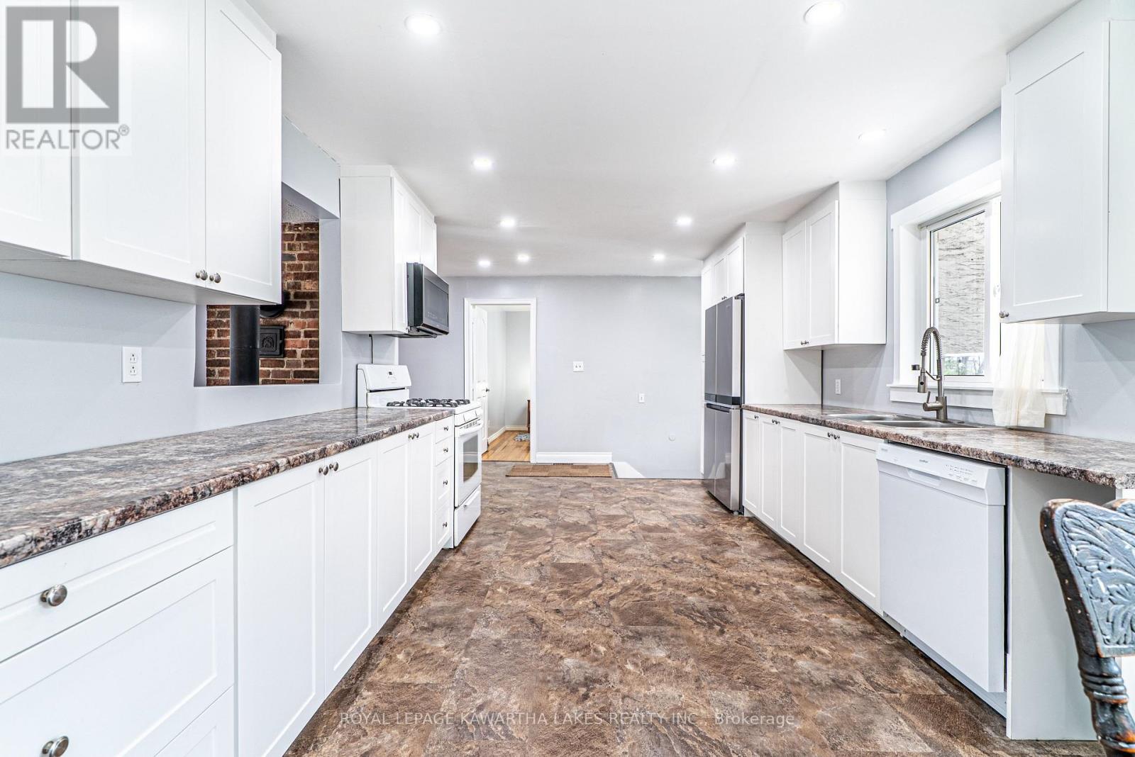 219 Pontypool Road, Kawartha Lakes, Ontario  L0A 1K0 - Photo 14 - X12133453