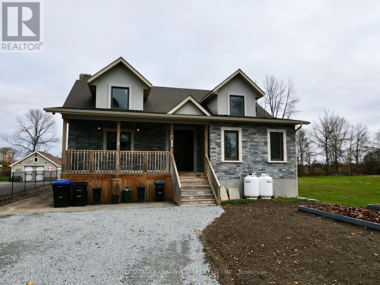 2501 Lakeshore Drive, Ramara, Ontario  L0K 1B0 - Photo 2 - S12133828