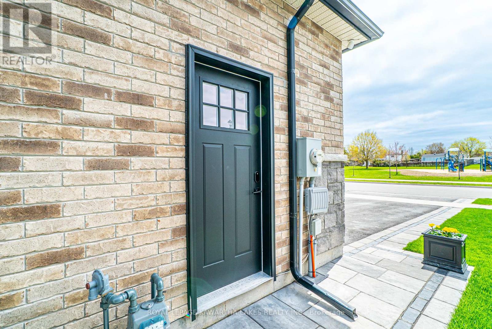 24 Alcorn Drive, Kawartha Lakes, Ontario  K9V 0N1 - Photo 50 - X12137614