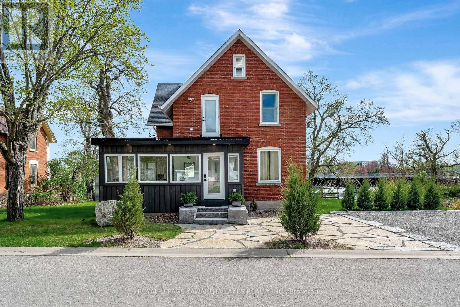 45 OAK STREET, Kawartha Lakes, Ontario
