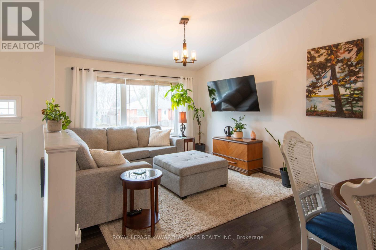15 Durham Street E, Kawartha Lakes, Ontario  K9V 5R5 - Photo 6 - X12172498