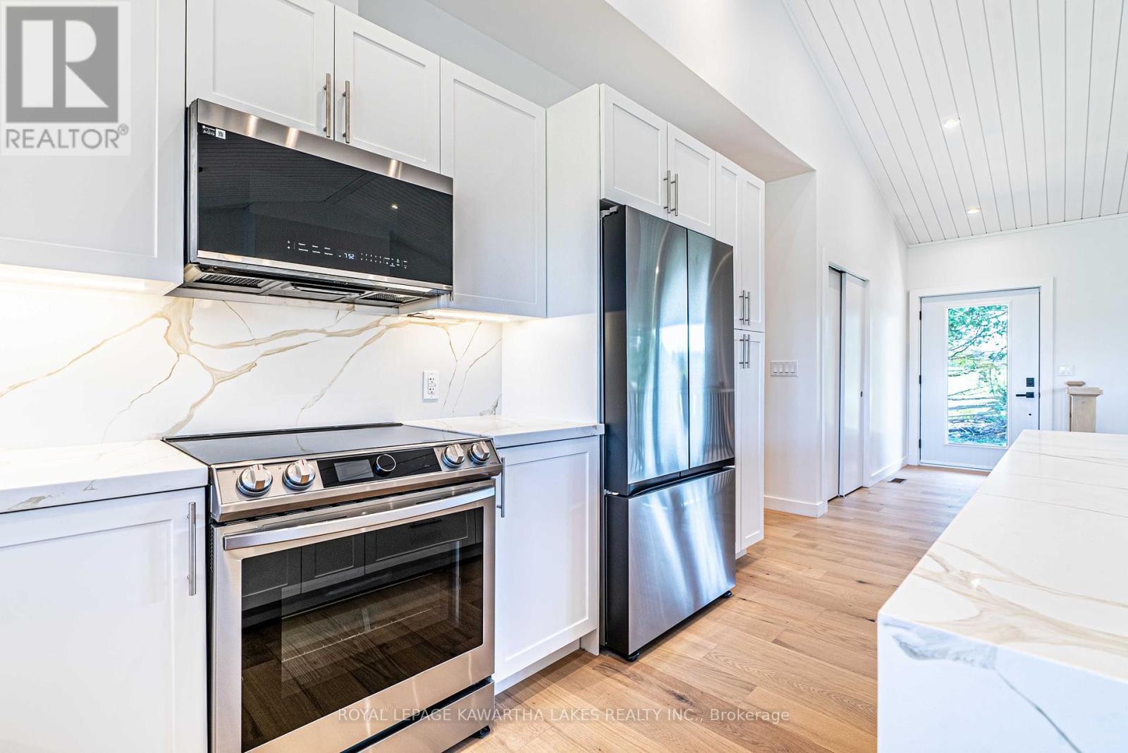 33 Coshs Road, Kawartha Lakes, Ontario  K0M 1A0 - Photo 8 - X12173613