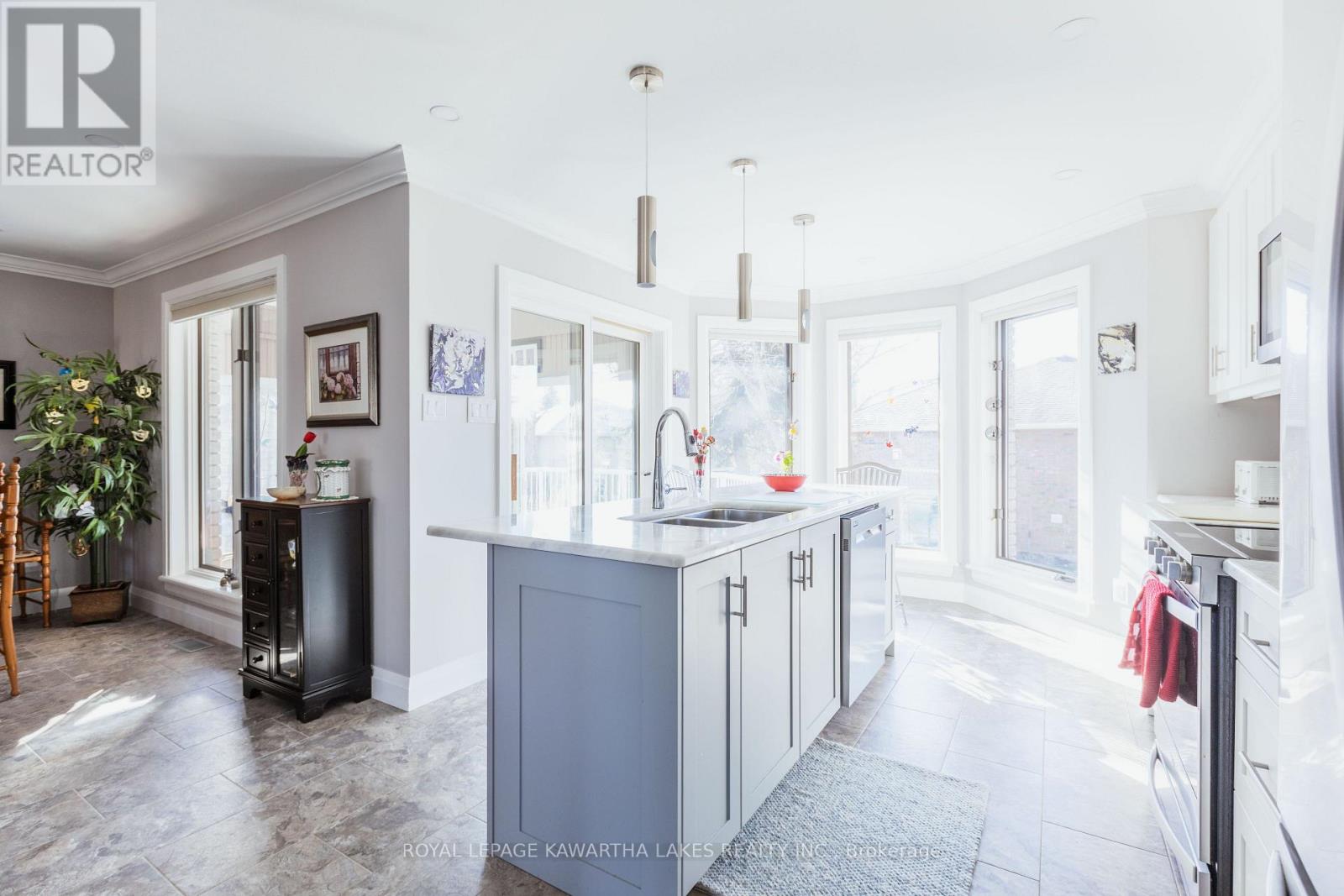 83 Navigators Trail, Kawartha Lakes, Ontario  K0M 1A0 - Photo 12 - X12565254