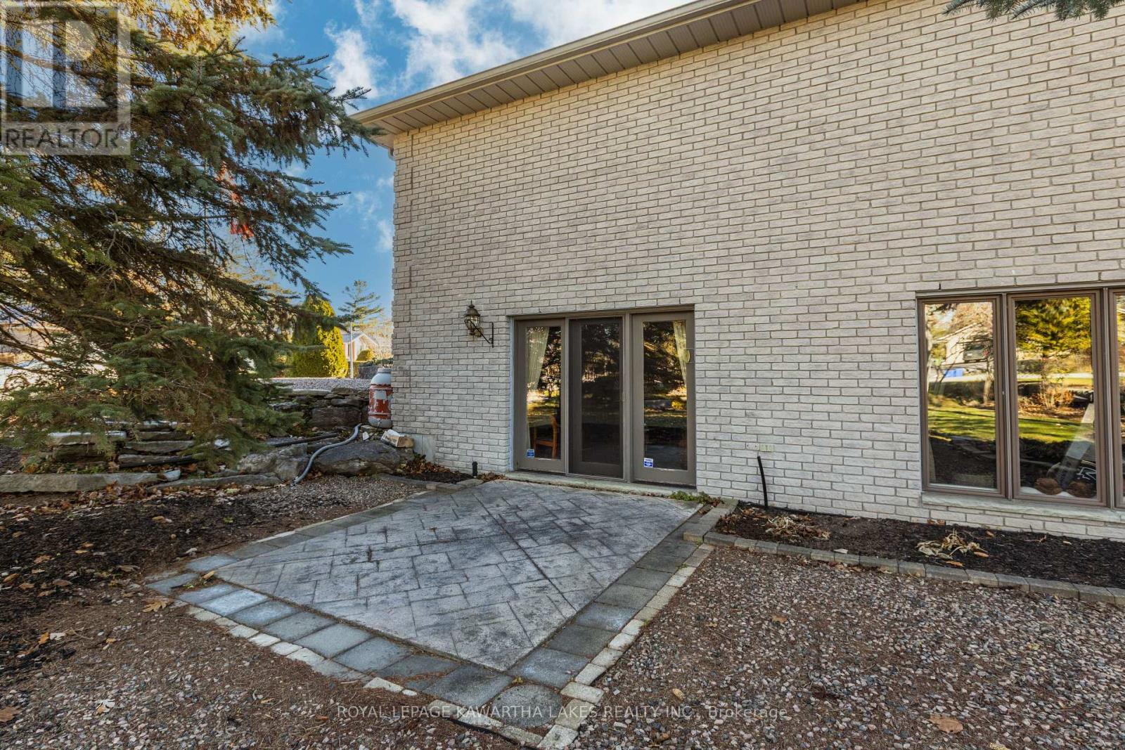 83 Navigators Trail, Kawartha Lakes, Ontario  K0M 1A0 - Photo 37 - X12565254