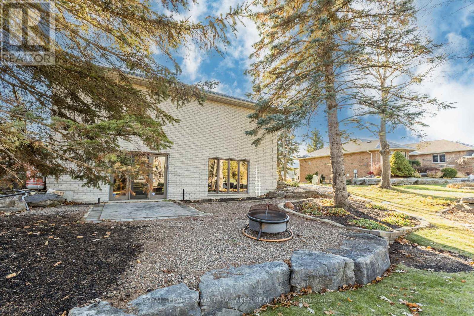 83 Navigators Trail, Kawartha Lakes, Ontario  K0M 1A0 - Photo 38 - X12565254